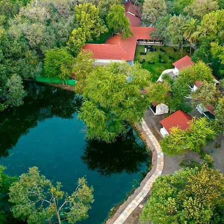 Aranya Vilas - A Nature Resort Удайпур Екстериор снимка