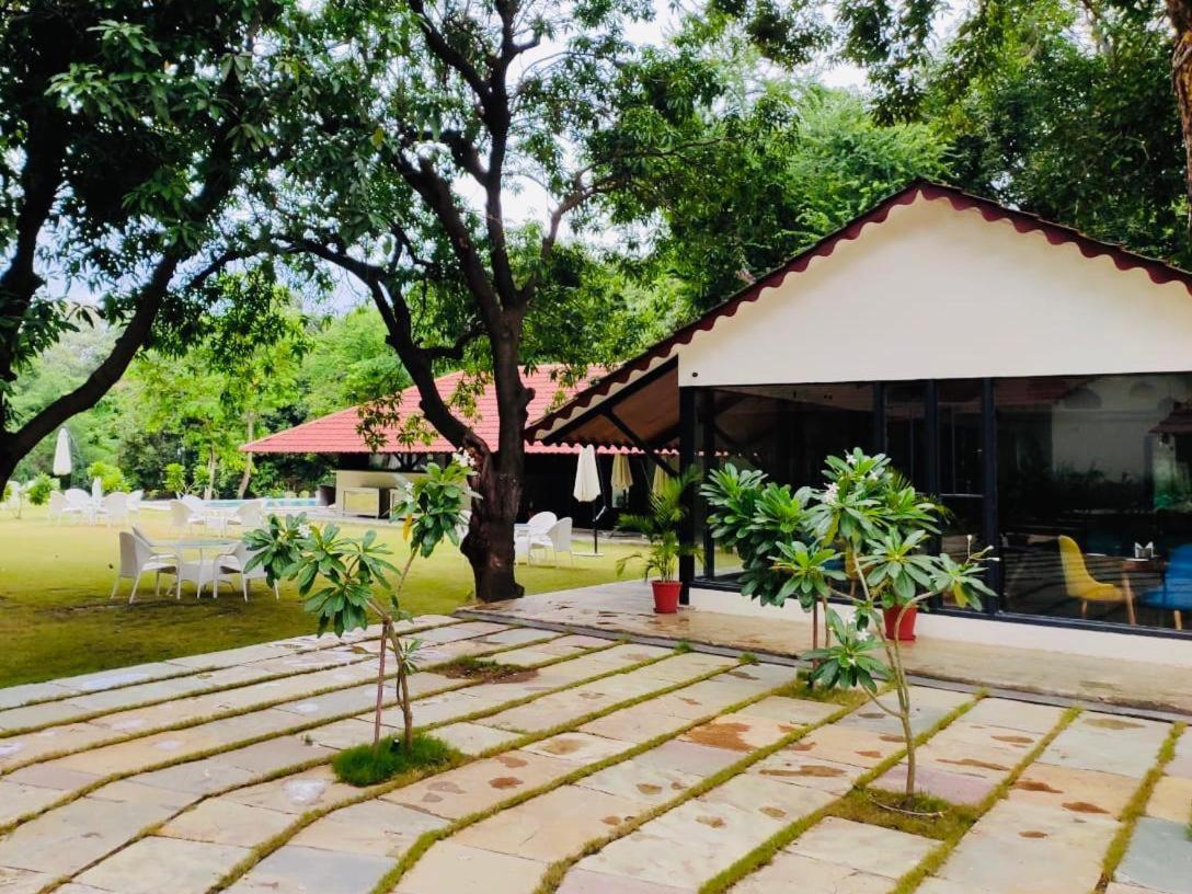 Aranya Vilas - A Nature Resort Удайпур Екстериор снимка