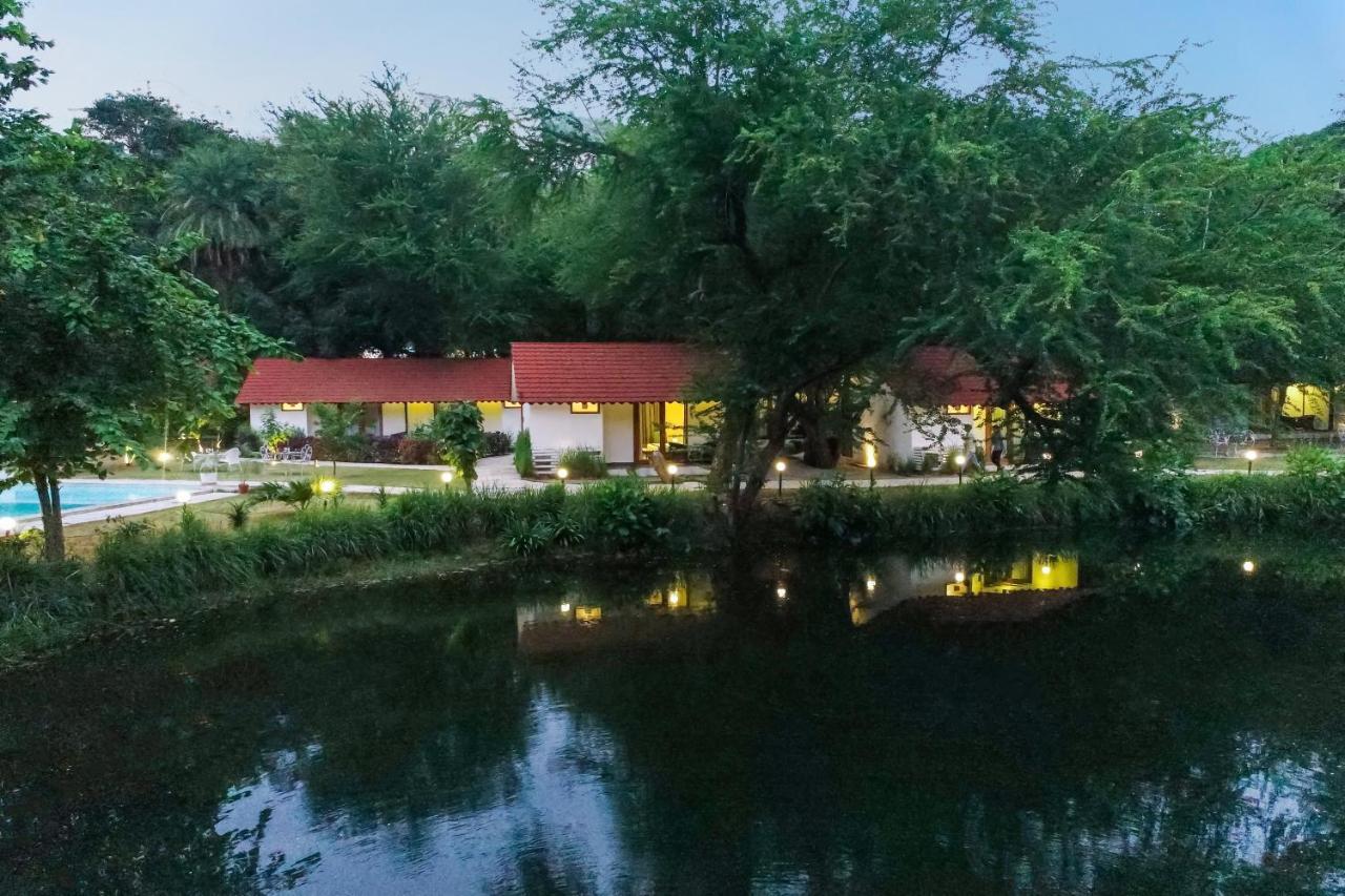 Aranya Vilas - A Nature Resort Удайпур Екстериор снимка