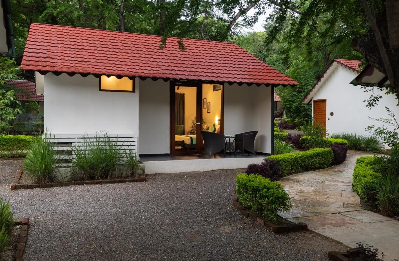 Aranya Vilas - A Nature Resort Удайпур Екстериор снимка